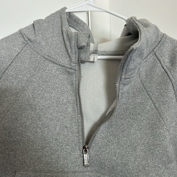 Cropped zip up sweatshirt - Picture 2 of 3